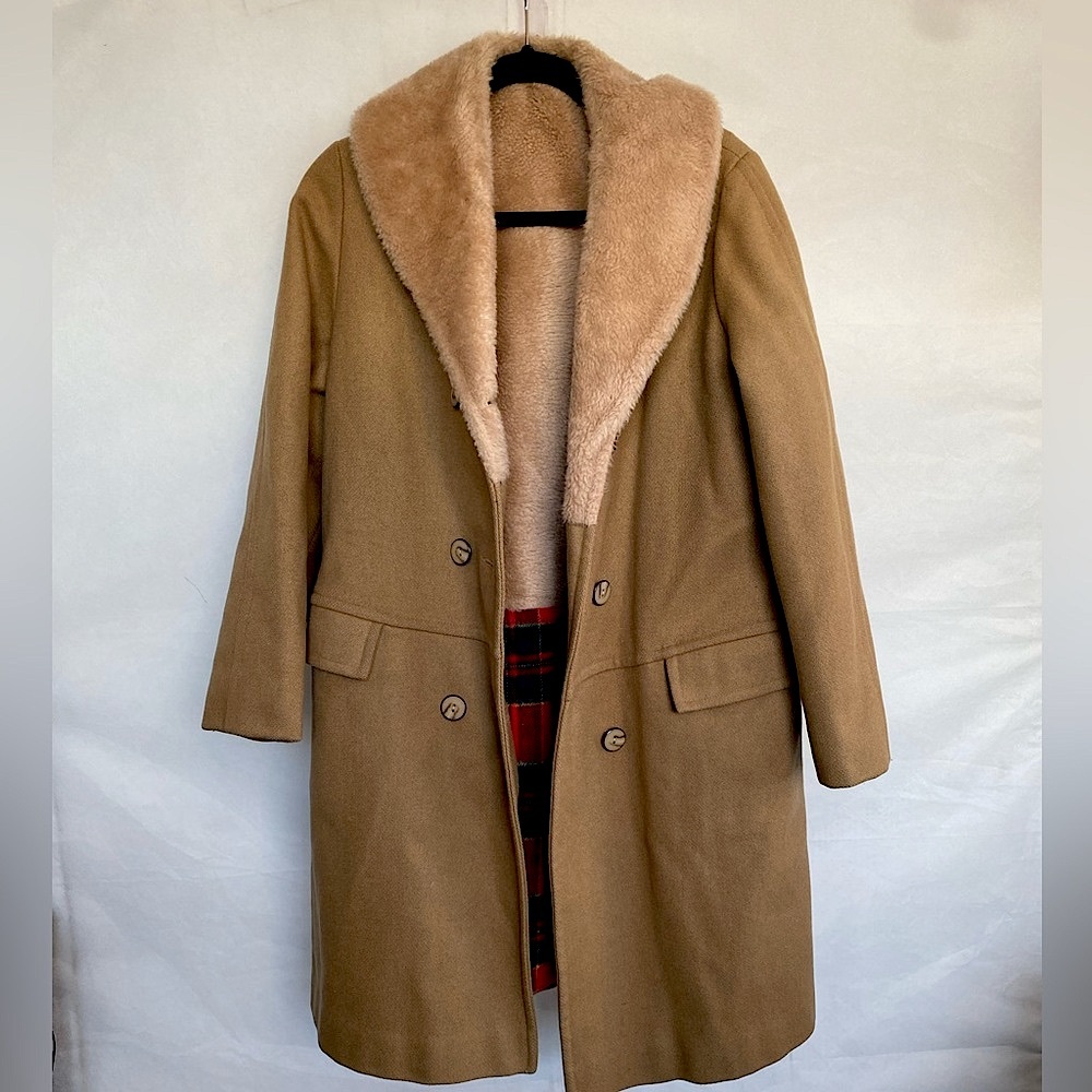 Elegant Tan Coat with Faux Fur Collar wool fox fur collar plaid pattern and coat